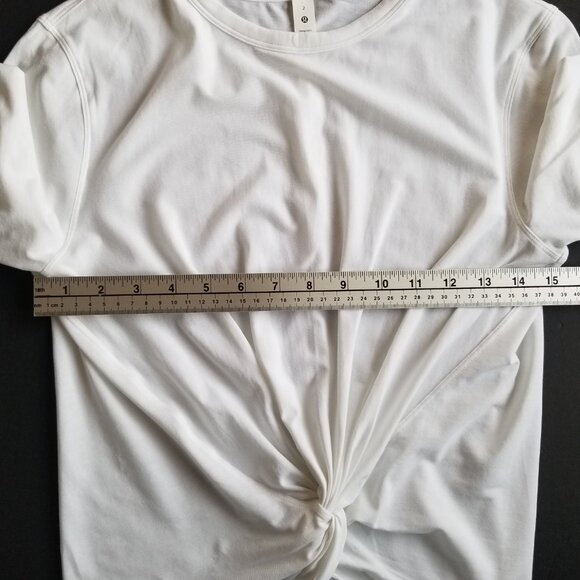Lululemon Crescent T-Shirt - Picture 4 of 8
